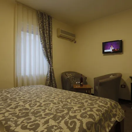 Tara Hotel
