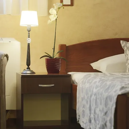 Tara Hotel 3*